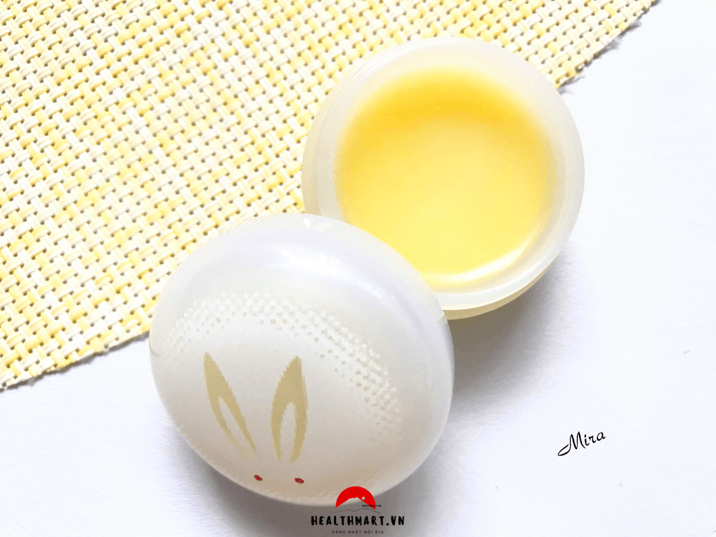 Sử dụng son dưỡng môi