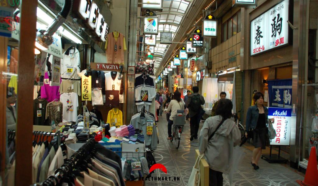 Có Gì Tại Phố Mua Sắm Dài Nhất Nhật Bản – Tenjinbashisuji?